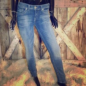 Ladies Silver Suki. MID/ super SKINNY. 28/31